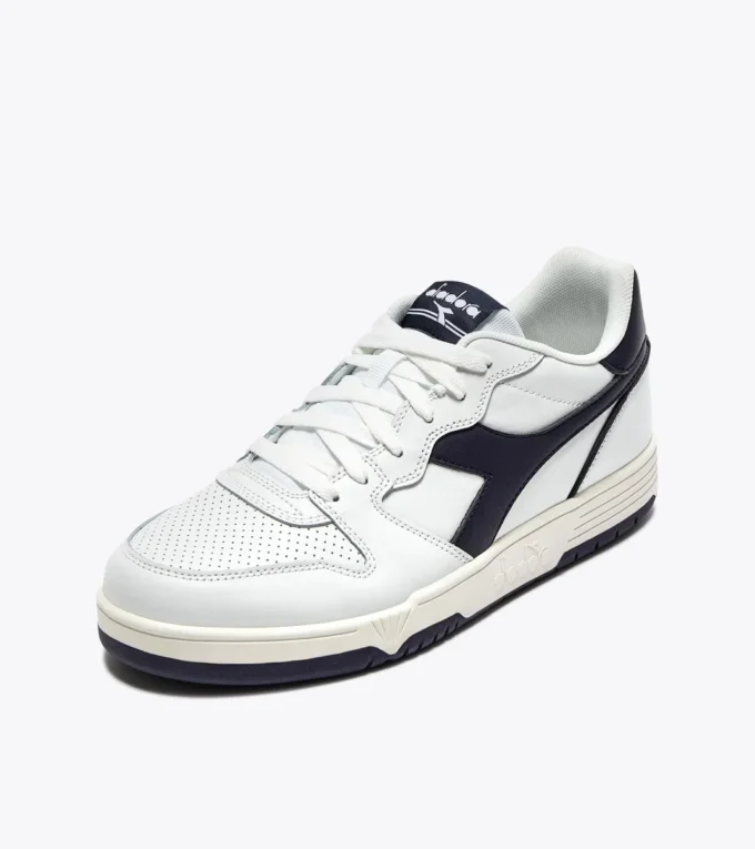 Adidași Deuce din piele