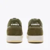 Adidași Deuce M2 din piele de căprioară Adidași Deuce M2 din piele de căprioară