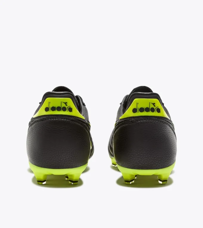 Ghete de fotbal Brasil Icon Lt+ Lp12 din piele pentru terenuri dure