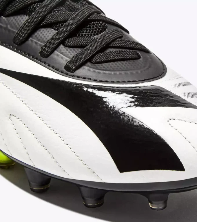 Ghete de fotbal din piele Maximus Icon Slx pentru terenuri ferme