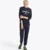 Hanorac Crew Athl. Logo Hanorac cu guler rotund – Unisex Hanorac Crew Athl. Logo Hanorac cu guler rotund – Unisex