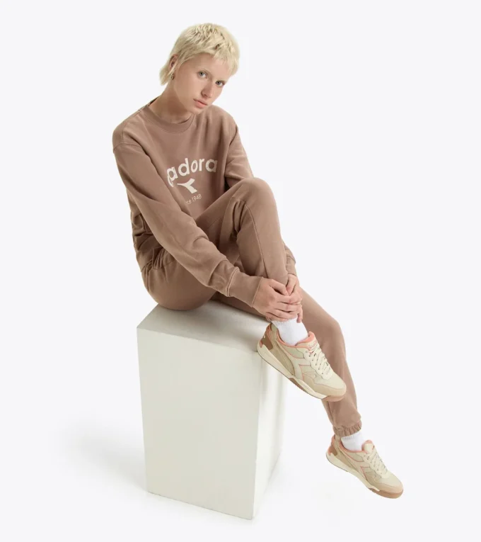 Hanorac Crew Athl. Logo Hanorac cu guler rotund – Unisex Hanorac Crew Athl. Logo Hanorac cu guler rotund – Unisex