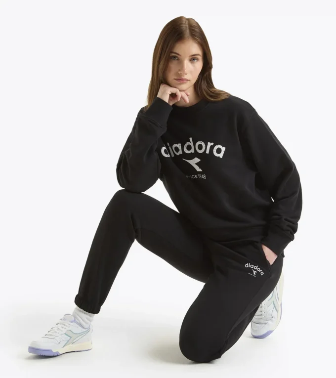Hanorac Crew Athl. Logo Hanorac cu guler rotund – Unisex Hanorac Crew Athl. Logo Hanorac cu guler rotund – Unisex