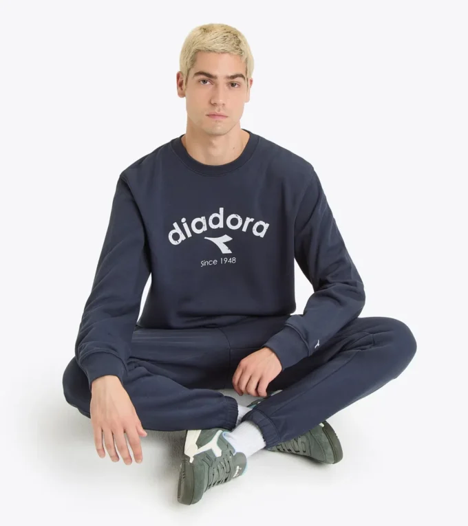 Hanorac Crew Athl. Logo Hanorac cu guler rotund – Unisex Hanorac Crew Athl. Logo Hanorac cu guler rotund – Unisex