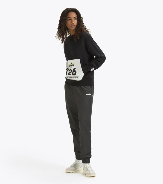 Hanorac Crew G.D. 1984 (226) Hanorac cu guler rotund – Unisex Hanorac Crew G.D. 1984 (226) Hanorac cu guler rotund – Unisex