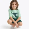 Jb. Set Essential Sports Ss Set sport – Tricou și pantaloni scurți – Băieți Jb. Set Essential Sports Ss Set sport – Tricou și pantaloni scurți – Băieți