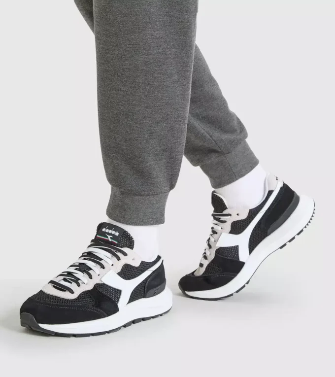 Kmaro 42 Suede Mesh Pantofi sport – Unisex Kmaro 42 Suede Mesh Pantofi sport – Unisex