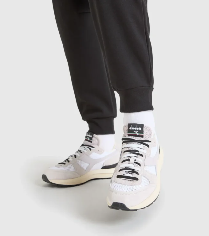 Kmaro 42 Suede Mesh Pantofi sport – Unisex Kmaro 42 Suede Mesh Pantofi sport – Unisex