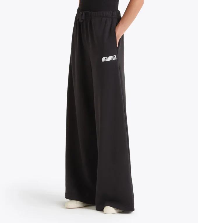 L. Pantaloni Pantaloni de trening Flare Athl. Logo cu croială lejeră L. Pantaloni Pantaloni de trening Flare Athl. Logo cu croială lejeră