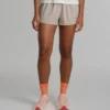 L. Super Light Split Shorts 2.5 Pantaloni scurți de alergare 2,5” – țesătură ușoară Coolcore L. Super Light Split Shorts 2.5 Pantaloni scurți de alergare 2,5” – țesătură ușoară Coolcore