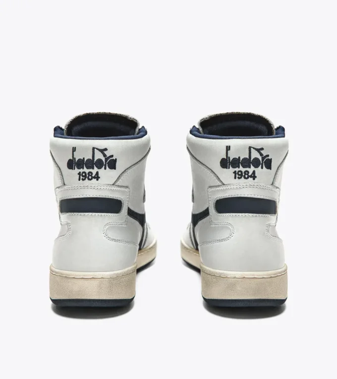 Mi Basket Pantofi Heritage folosiți – Unisex Mi Basket Pantofi Heritage folosiți – Unisex