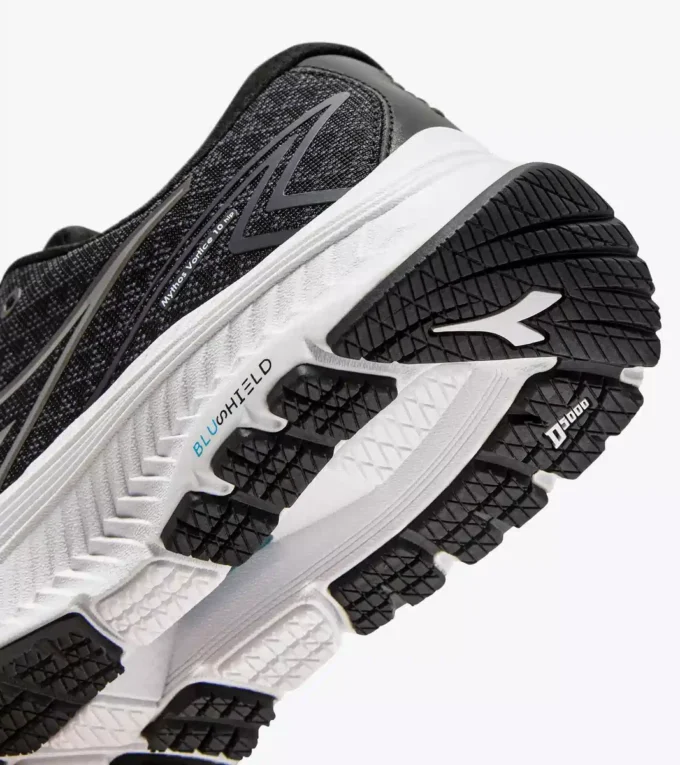 Mythos Blushield 10 Vortice Hip W Pantofi de alergare cu detalii reflectorizante – Amortizare și protecție
