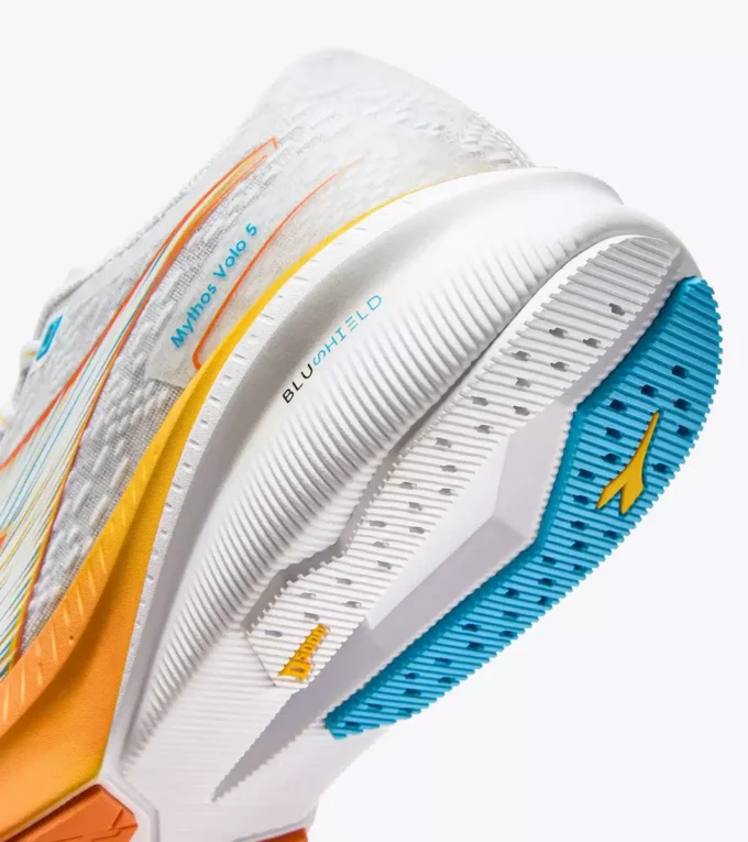 Mythos Blushield Volo 5 Pantofi de alergare – Stabilitate și ușurință Mythos Blushield Volo 5 Pantofi de alergare – Stabilitate și ușurință