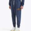 Pantaloni jogger Pantaloni jogger Legacy din bumbac reciclat – Fabricat în Italia – Unisex Pantaloni jogger Pantaloni jogger Legacy din bumbac reciclat – Fabricat în Italia – Unisex