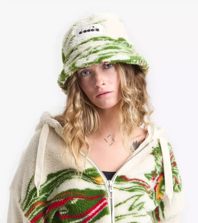 Pălărie tip bucket Madame Pălărie tip bucket – diadora x Madame Pălărie tip bucket Madame Pălărie tip bucket – diadora x Madame