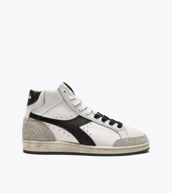 Prestige High Adidași Heritage folosiți, confecționați din piele Prestige High Adidași Heritage folosiți, confecționați din piele