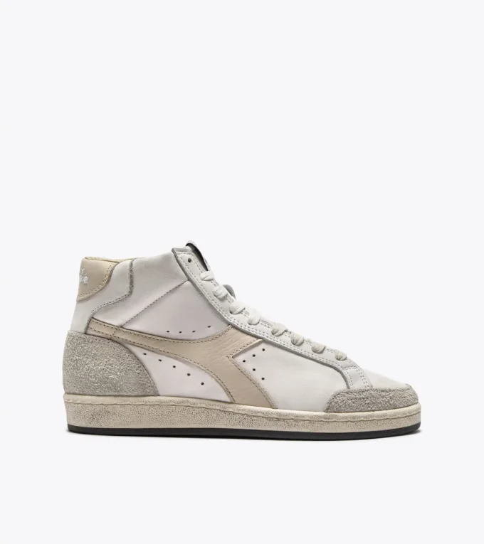 Prestige High Adidași Heritage folosiți, confecționați din piele Prestige High Adidași Heritage folosiți, confecționați din piele