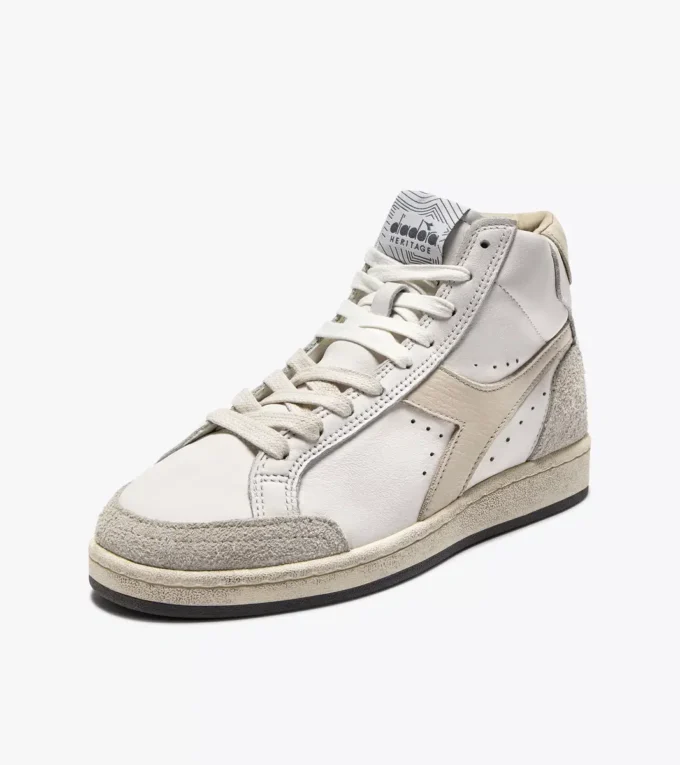 Prestige High Adidași Heritage folosiți, confecționați din piele Prestige High Adidași Heritage folosiți, confecționați din piele