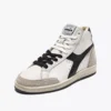 Prestige High Adidași Heritage folosiți, confecționați din piele Prestige High Adidași Heritage folosiți, confecționați din piele