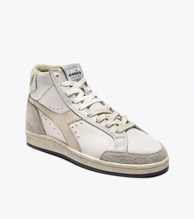 Prestige High Adidași Heritage folosiți, confecționați din piele Prestige High Adidași Heritage folosiți, confecționați din piele
