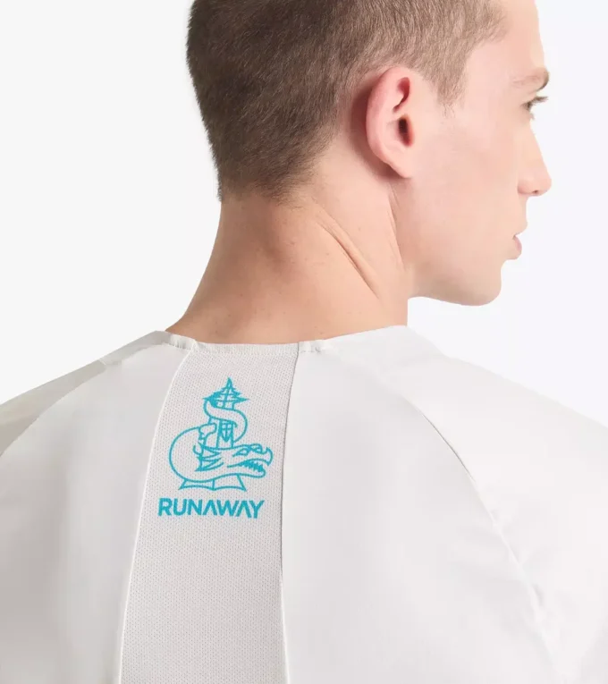 Tricou Super Light Ss Runaway Tricou de alergare Runaway – Țesătură ușoară Tricou Super Light Ss Runaway Tricou de alergare Runaway – Țesătură ușoară